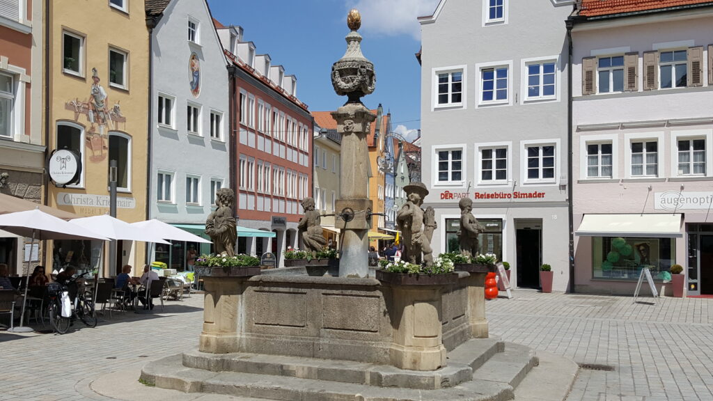 Brunnen Marienplatz Weilheim 02 @vab